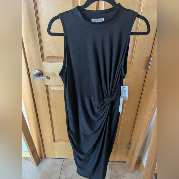 Abigail Ribbed Knit Twist Midi Dress - Picture 2 of 7